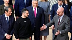 Zelenski durante la foto de familia con el resto de líderes
