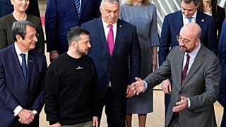 O presidente ucraniano também insistiu que o novo pacote de sanções contra a Rússia deve incluir as indústrias nucleares e a produção de mísseis