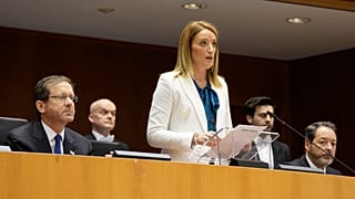 Η πρόεδρος του ευρωκοινοβουλίου Ρομπέρτα Μέτσολα