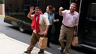 Politische Gefangene aus Nicaragua nach ihrer Ankunft in Virginia, USA