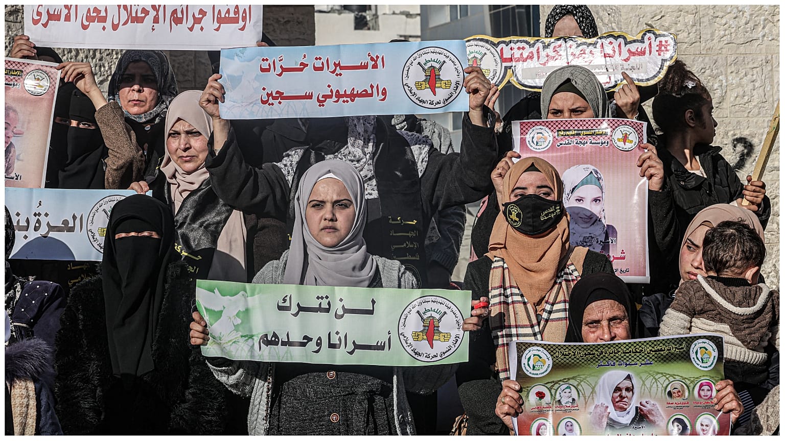 عائلات معتقلين فلسطينيين