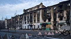 Centro de la ciudad dañado por los bombardeos rusos en Bajmut, región de Donetsk, Ucrania, viernes 10 de febrero de 2023.