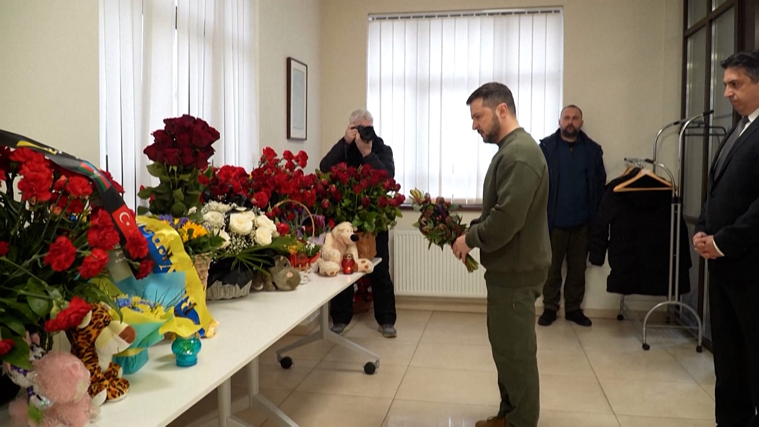 Zelenski en el homenaje a las víctimas de los terremotos de Turquía y Siria