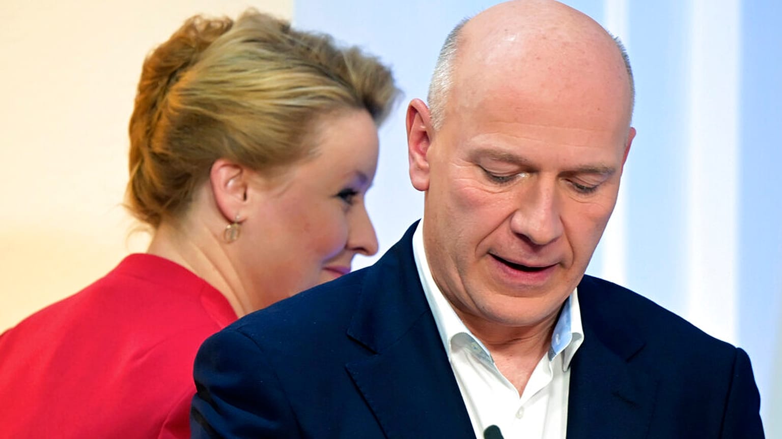 Franziska Giffey jelenlegi berlini főpolgármester (SPD) és Kai Wegner, a CDU berlini vezetője és főpolgármester-jelöltje