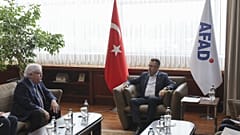 Cumhurbaşkanı Yardımcısı Fuat Oktay (sağda), Birleşmiş Milletler (BM) İnsani İşlerden Sorumlu Genel Sekreter Yardımcısı ve Acil Yardım Koordinatörü Martin Griffiths (solda) 