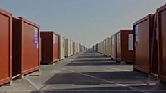 الكرفانات السكنية التي تنقلها قطر إلى تركيا وسوريا 