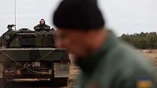 Tropas de Kiev em sessões de treino sobre tanques Leopard 2