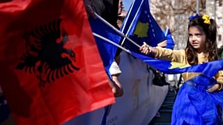 15 Jahre Unabhängigkeit werden im Kosovo gefeiert