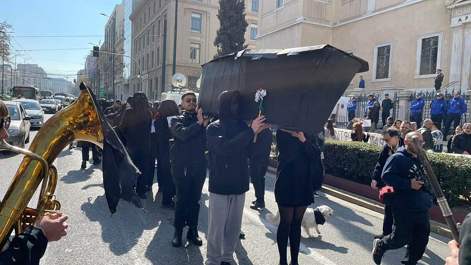 Πορεία καλλιτεχνών στο κέντρο της Αθήνας