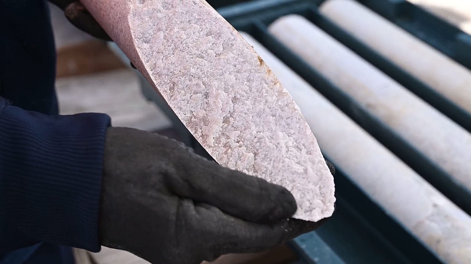 El proyecto de Imerys aboga por reducir el impacto ambiental y el consumo de agua de su actividad