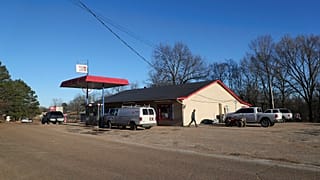 Hat emberrel végzett egy fegyveres Mississippi államban