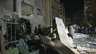 A hajnali izraeli légicsapás nyomai Damaszkuszban