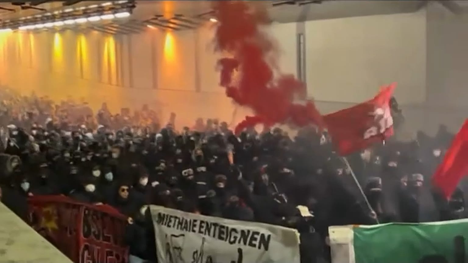 İsviçre'nin Zürih kentinde yapılan gösteri