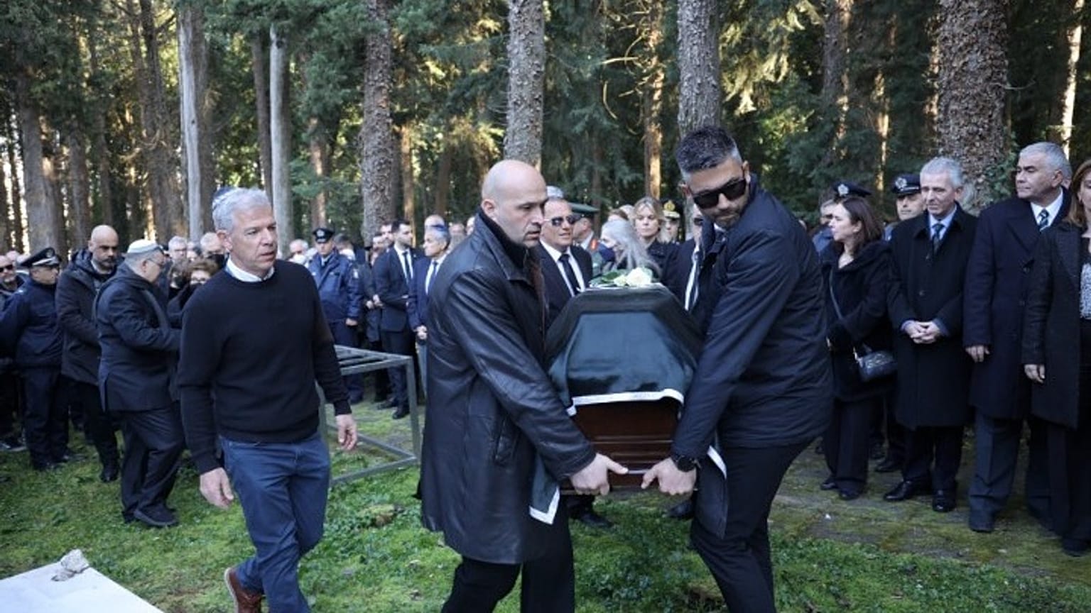Το φέρετρο με τη σορό του Μωυσή Ελισάφ