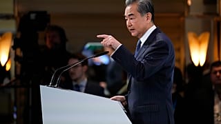 Wang Yi spricht auf der Münchner Sicherheitskonferenz in München,