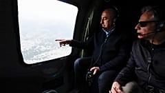 Blinken y Cavusoglu observan desde un helicóptero la devastación en Hatay