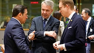 El ministro de Exteriores español José Manuel Albares en la reunión con sus homólogos de los 27 en Bruselas