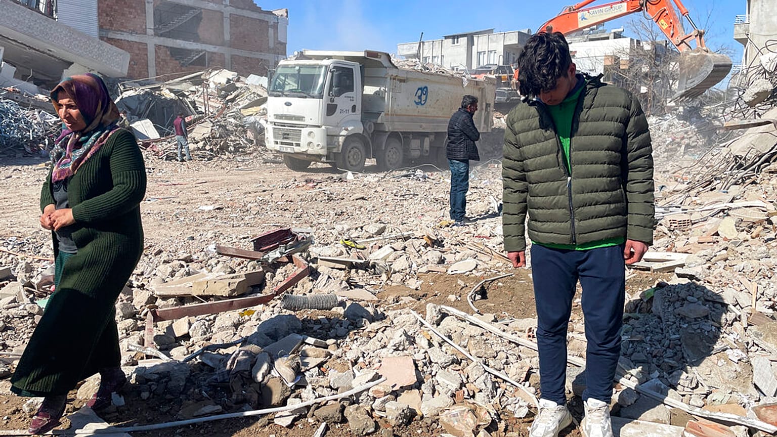 Überlebende der schweren Erdbeben von 6. Februar in Adiyaman, Türkei