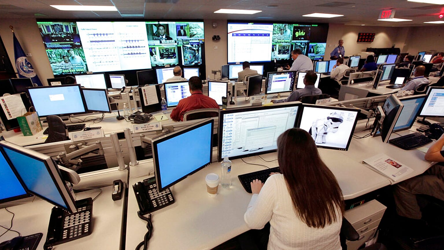 "Etikus" hackerek az amerikai National Cybersecurity & Communications Integration Center-ben szimulált bevetésre készülnek - KÉPÜNK CSUPÁN ILLUSZTRÁCIÓ!