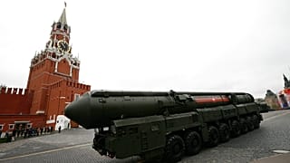 АРХИВ: российский Тополь М на параде 9 мая 2017 года