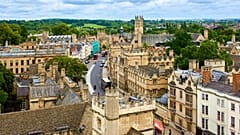 Los manifestantes tomaron las calles de Oxford el sábado, y algunos afirmaron que los filtros de tráfico podrían allanar el camino a un "bloqueo climático".