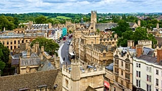 Los manifestantes tomaron las calles de Oxford el sábado, y algunos afirmaron que los filtros de tráfico podrían allanar el camino a un "bloqueo climático".