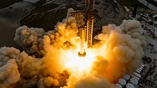 إجراء اختبار إطلاق المحرك "سوبر هيفي" من "سبيس إكس" في منصة الإطلاق في بوكا تشيكا، تكساس، يوم الخميس 9 فبراير 2023.