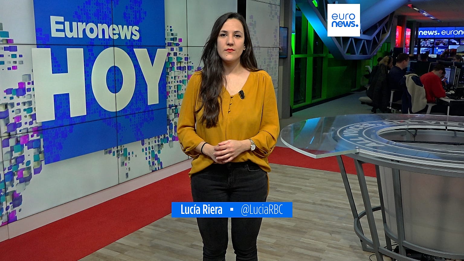 Lucía Riera presenta el informativo diario Euronews Hoy