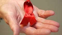 Lösemi tedavisi için yapılan kök hücre nakli üçüncü hastayı da AIDS'ten kurtardı