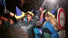 Gli abitanti di Scheibenhard, divisi dal 1815 lungo il confine franco-tedesco, festeggiano la riunificazione del loro villaggio dopo l'introduzione del mercato unico