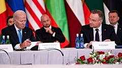 Biden neben dem polnischen Präsidenten Andrzej Duda in Warschau. Die Bukarest-9 sind die Länder, die die Nato-Ostflanke bilden.
