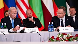 Президенты США и Польши на саммите в Варшаве