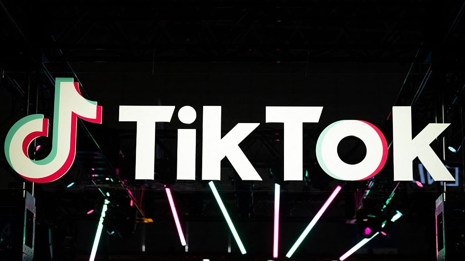 AB Komisyonundan çalışanlarına TikTok yasağı