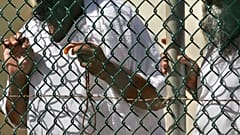 ABD, Guantanamo'da 20 yıl tuttuğu 2 Pakistanlı mahkumu ülkelerine iade etti