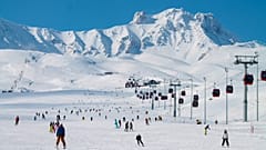 Das türkische Skigebiet Erciyes bietet 112 Pistenkilometer und liegt an einem der höchsten Gipfel Anatoliens.