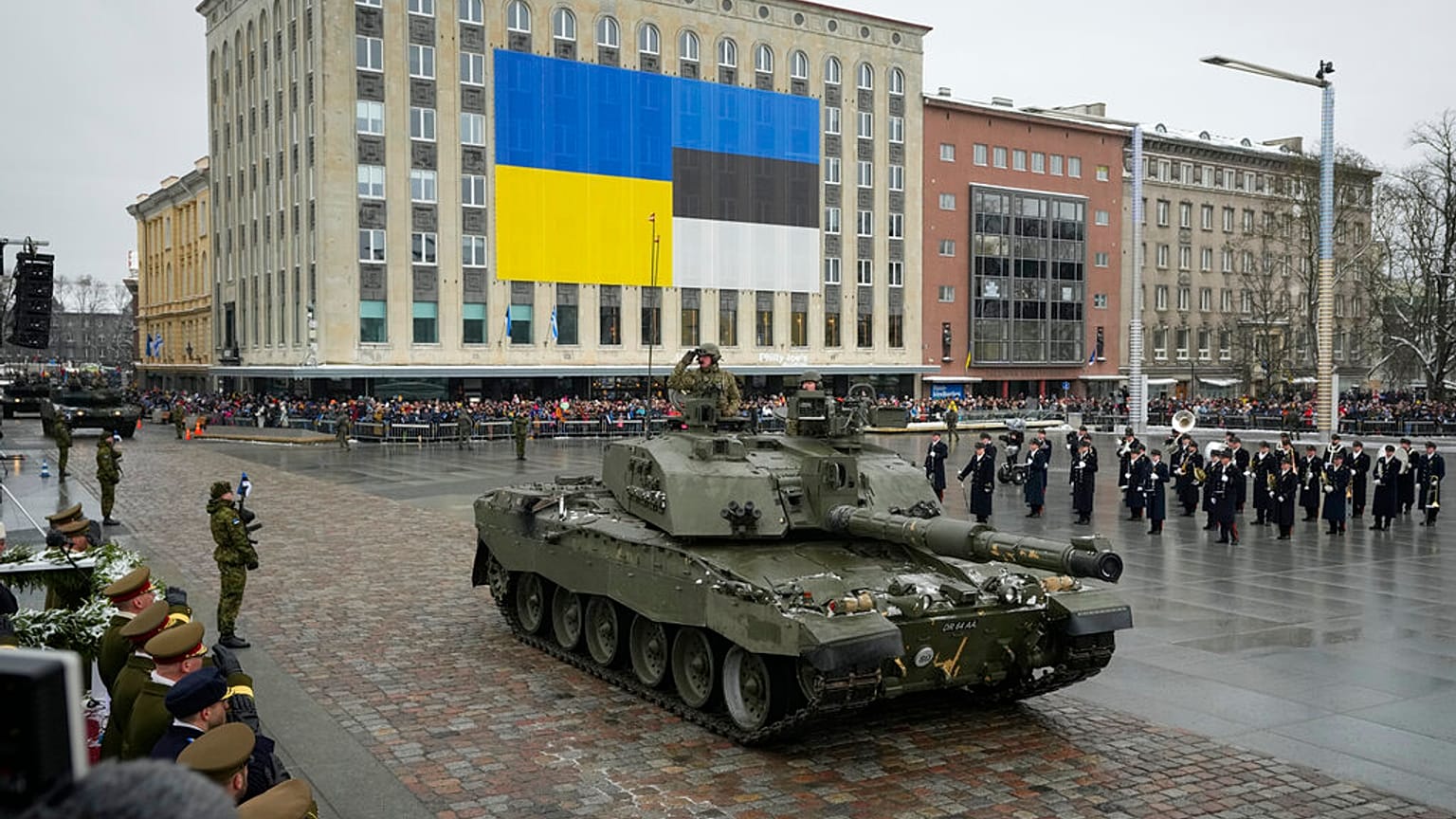 Военный парад в Таллине