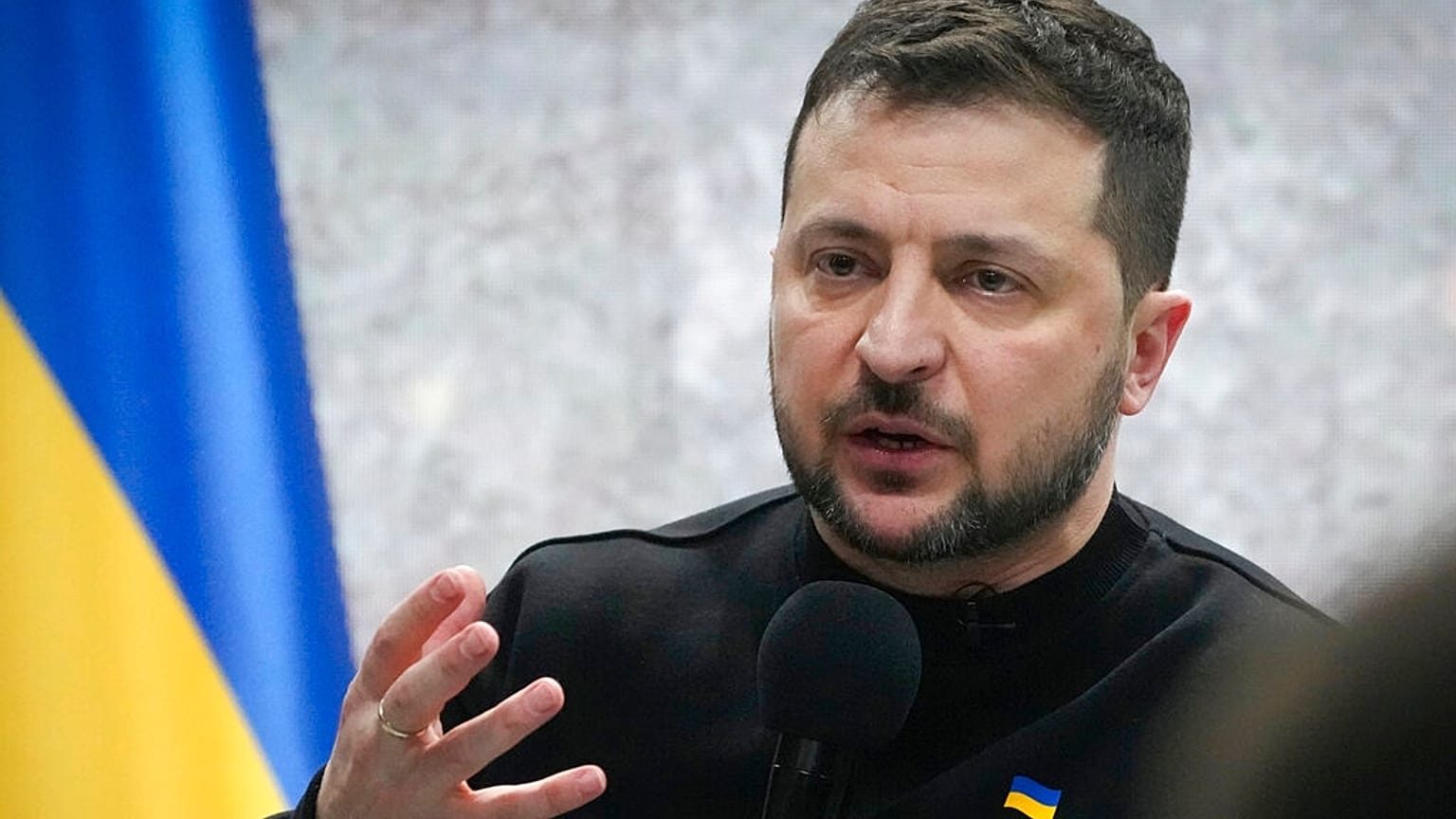 Ukrayna Cumhurbaşknaı Vladimir Zelenskiy, Rusya'nın işgalinin birinci yıldönümü dolayısıyla Kiev'de gazetecilerin sorularını yanıtladı