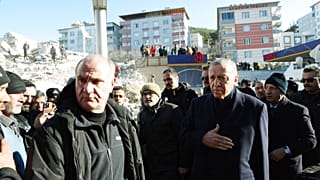 Ο Ερντογάν με σεισμόπληκτους