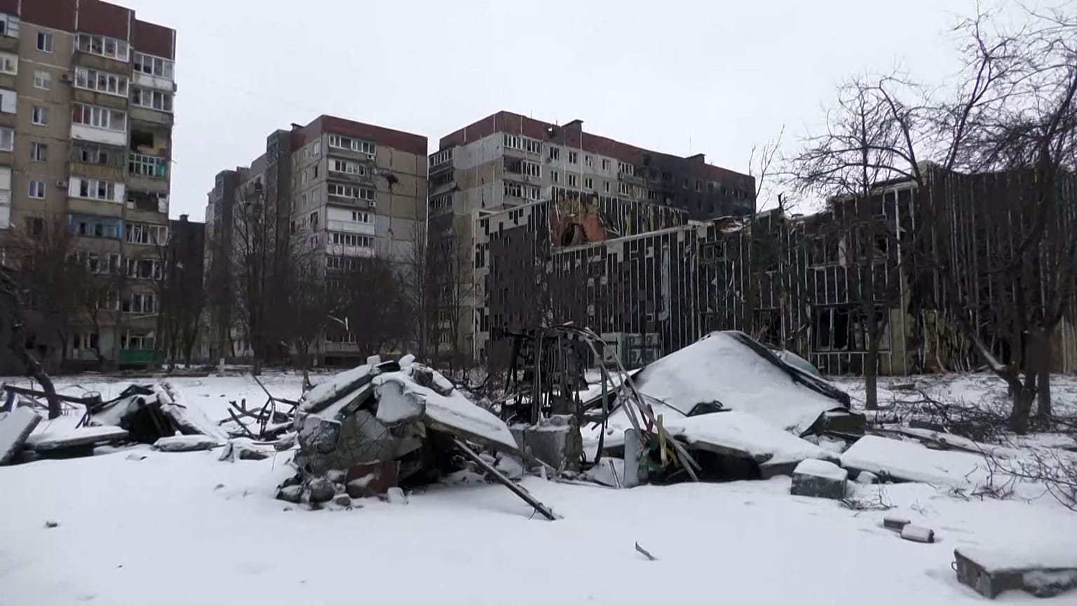 В Угледаре не осталось ни одного уцелевшего здания, Донецкая область, 25 февраля 2023 г. 