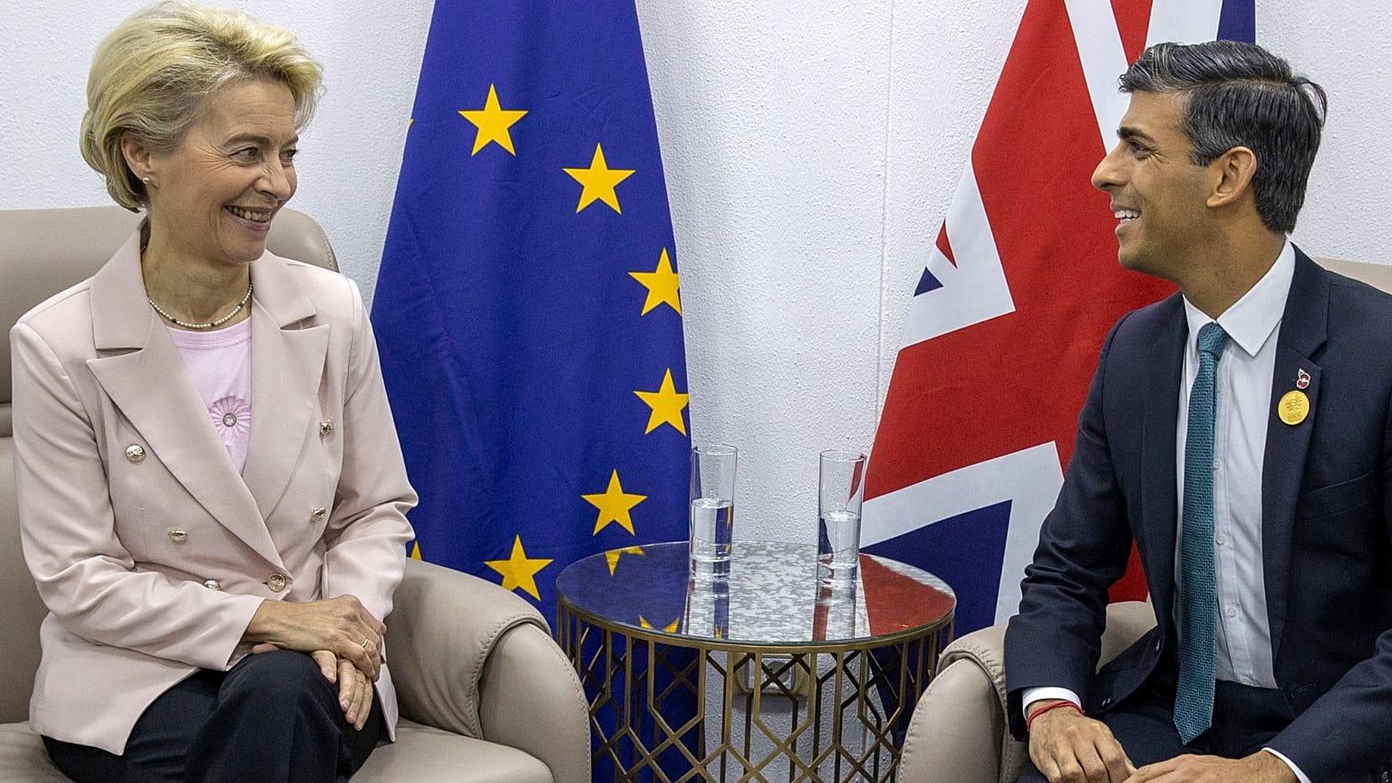 European Commission President Ursula von der Leyen, left, and British Prime Minister Rishi Sunak meet during the COP27 climate summit in Sharm el-Sheikh, Egypt, Nov. 7 2022