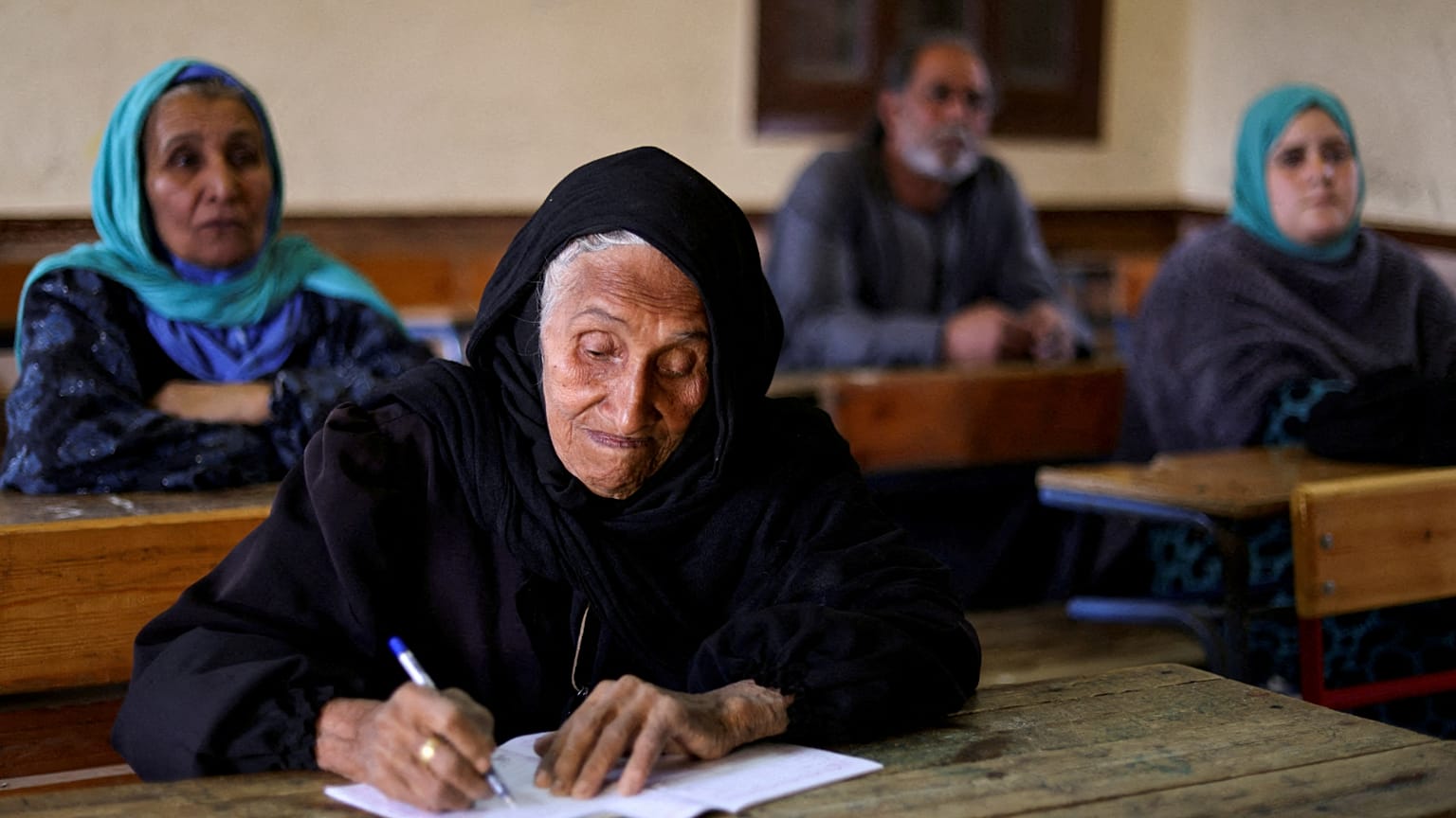 السيدة زبيدة عبد العال