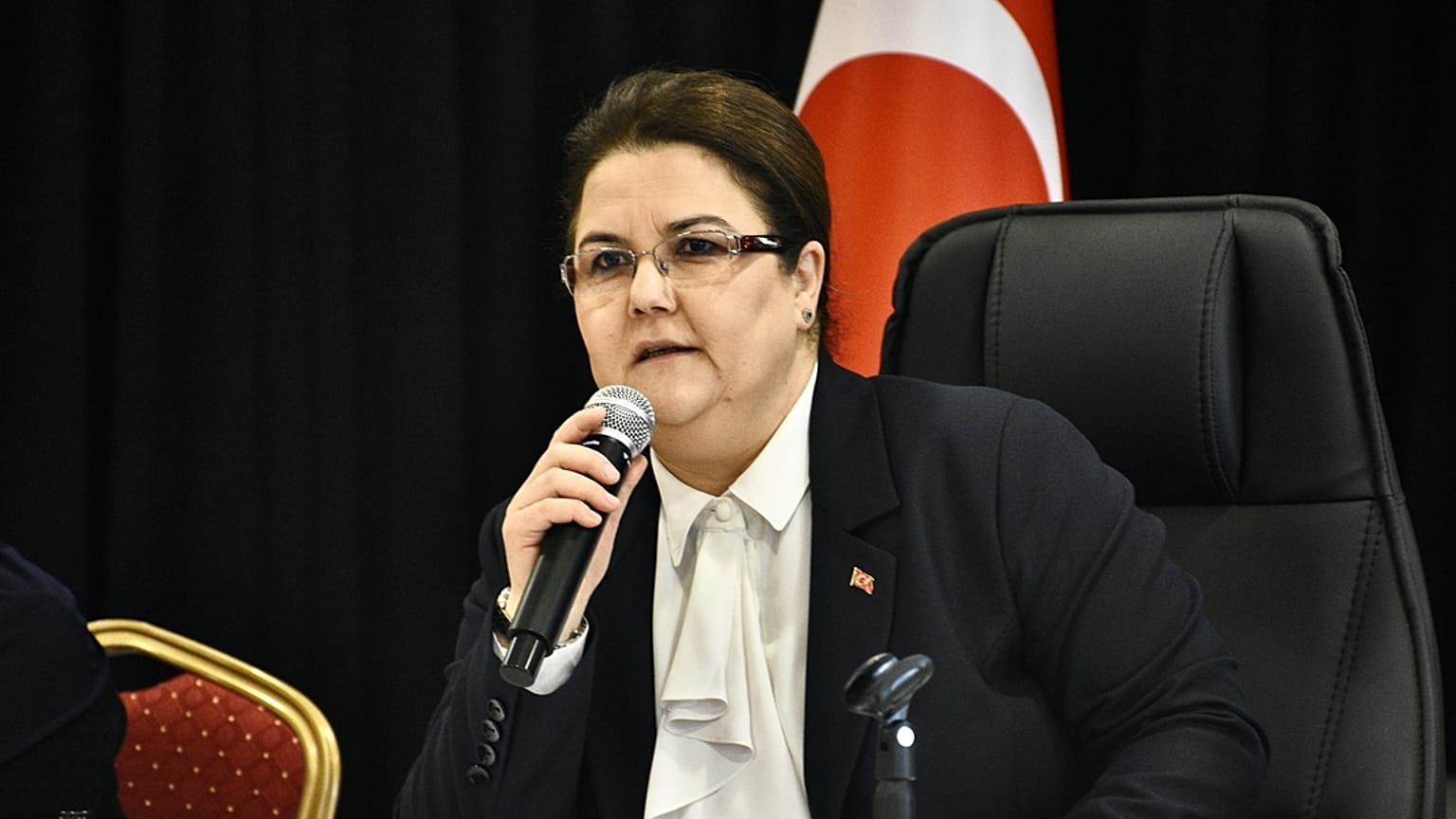 Aile ve Sosyal Hizmetler Bakanı Yanık