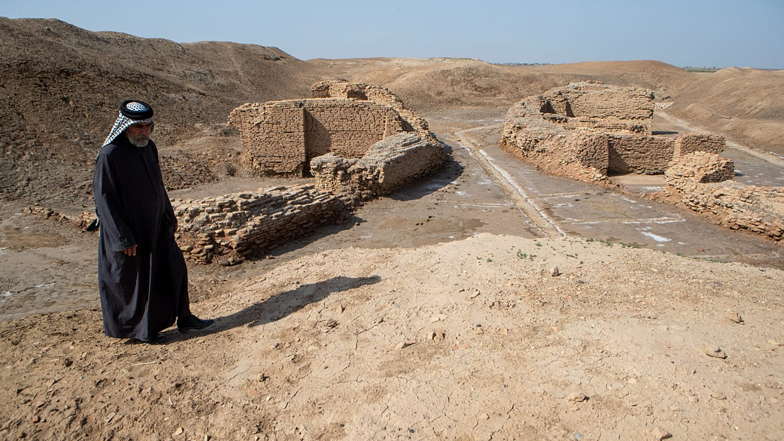 جزء من مدينة لكش العراقية القديمة، ويظهر فيها ما يعتبر أنه أقدم جسر في العالم، عمره حوالي ٤ آلاف عام، في تلك المدينة تم اكتشاف ما يُعتقد أنه مطعم أو حانة، 23 فبراير 2023.