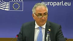 رضا پهلوی، فرزند آخرین پادشاه ایران