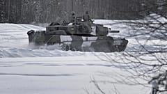 Des chars Leopard 2 en Suède, le 24.02.2023.