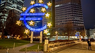 Imagem de arquivo da escultura do Euro em Frankfurt, Alemanha