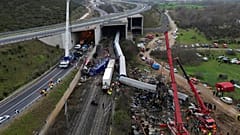 Súlyos vonatbaleset történt Görögországban 2023. március elsejére virradóra
