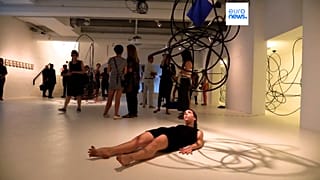 Una performance en una sala de la Fundació Miró de Barcelona