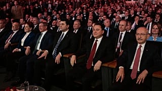 Sechs Oppositionsparteien stellen in Ankara ihr gemeinsames 240-seitiges Programm für eine Türkei nach einem Wahlsieg vor