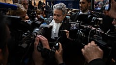 Le procureur général italien, Antonino Patti s'adresse aux médias dans un bunker spécial à Caltanissetta (Sicile) où Matteo Messina Denaro va comparaître.